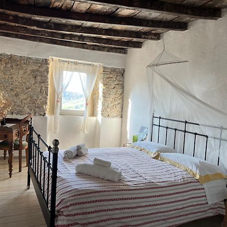 Agriturismo B&B Luna Di Quarazzana In Fivizzano Tuscany Exteriör bild